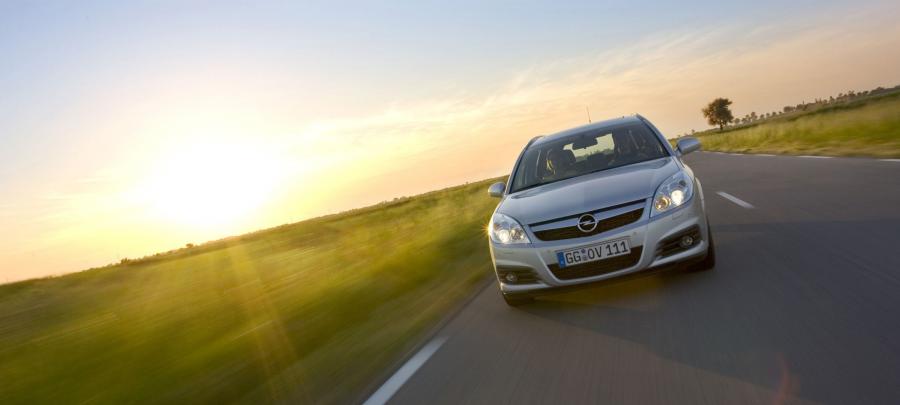  Opel Vectra Station Wagon 2005 года  (фото 20 из 33)